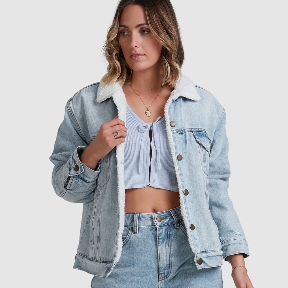 π₯π₯BILLABONG - SUCH A TRIP DENIM JACKETπ₯π₯ - Picture 1 of 11